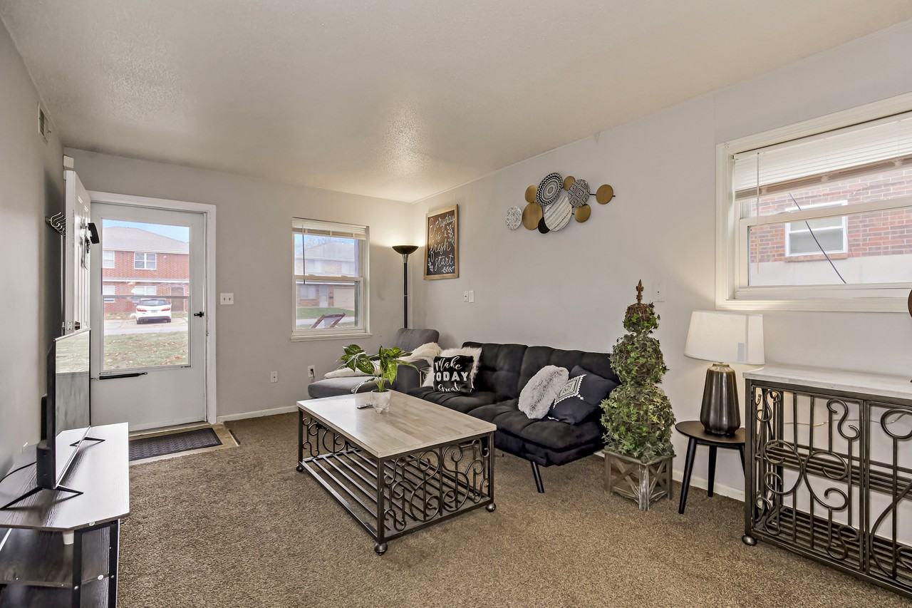 13859 E 35th Street Ct S #C - Photo 6 of 16