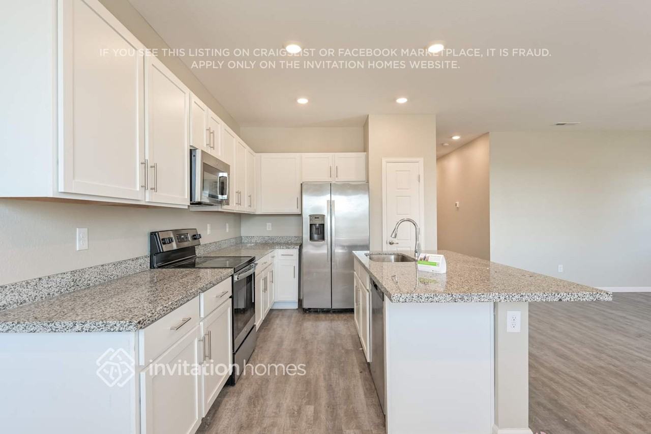 1736 S Elk Way - Photo 7 of 26