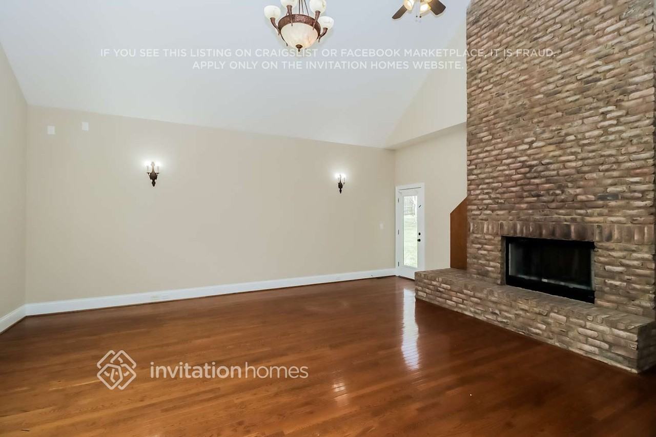 137 Wildwood Cove Dr - Photo 7 of 19