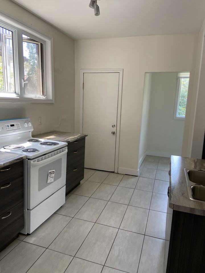 758 Cannon Street East, Unit 1 - Photo 3 of 15