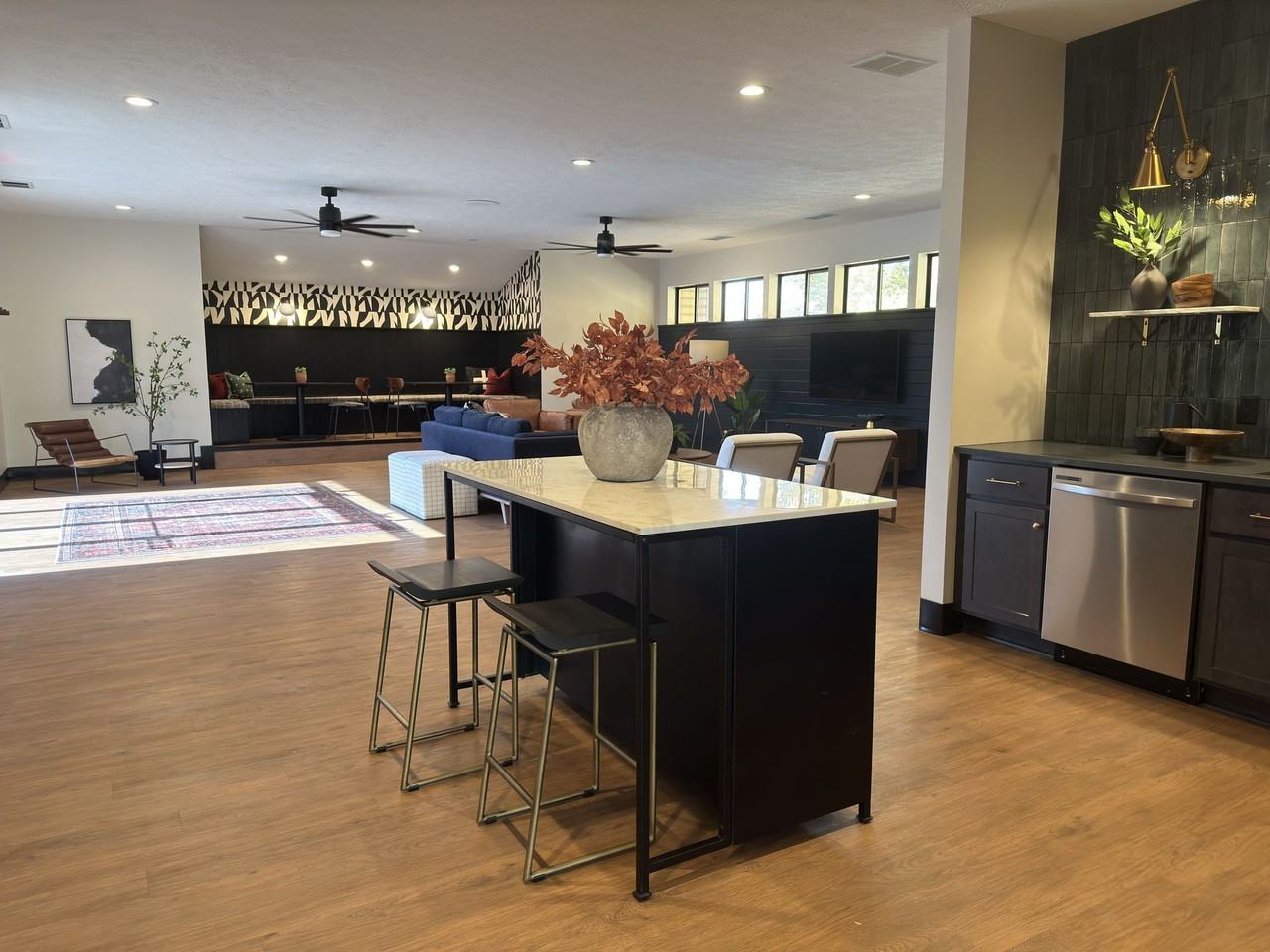 Sugarbush Apartments - Photo 6 of 27