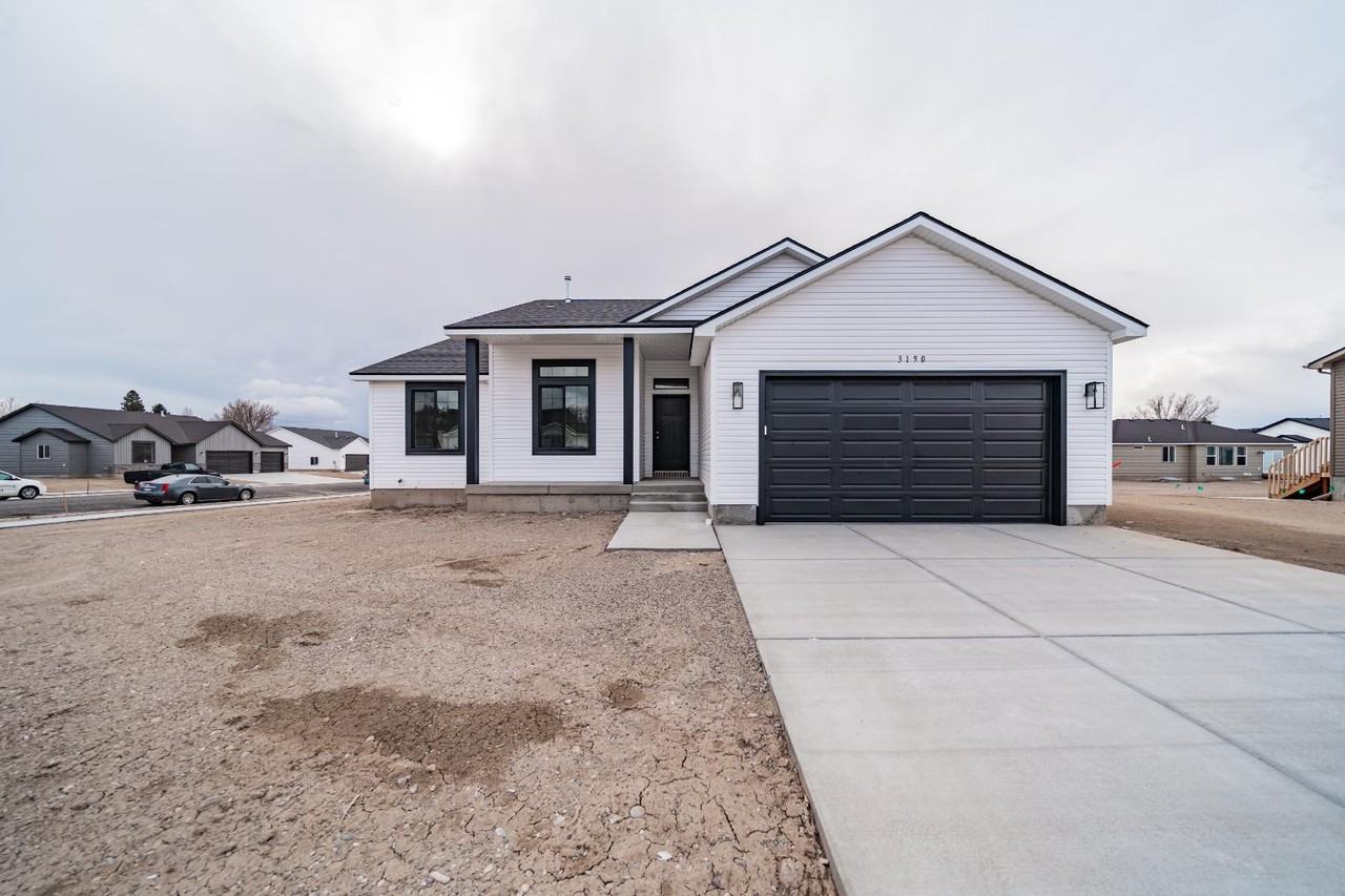 3190 Round Up Ln - Photo 2 of 20