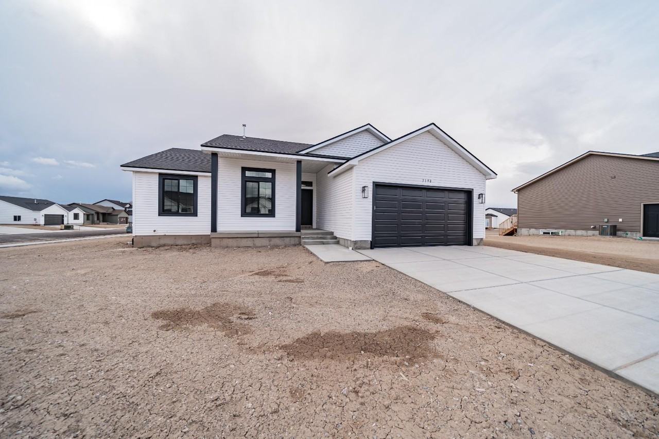 3190 Round Up Ln - Photo 4 of 20