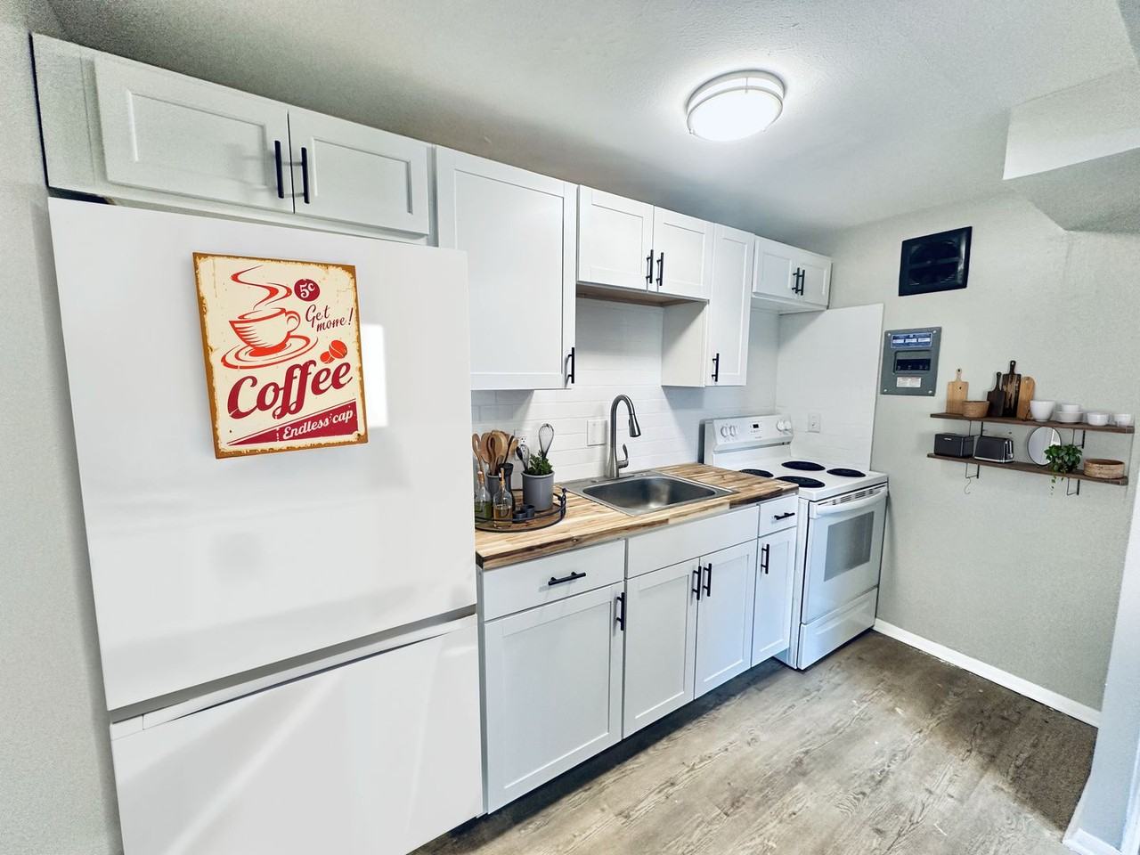 21480 Sheldon Rd. - Photo 7 of 19