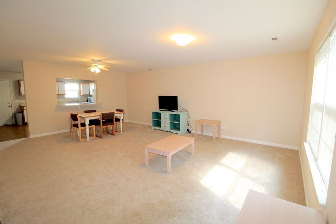 577 Pheasant Run Cir - Photo 5 of 12