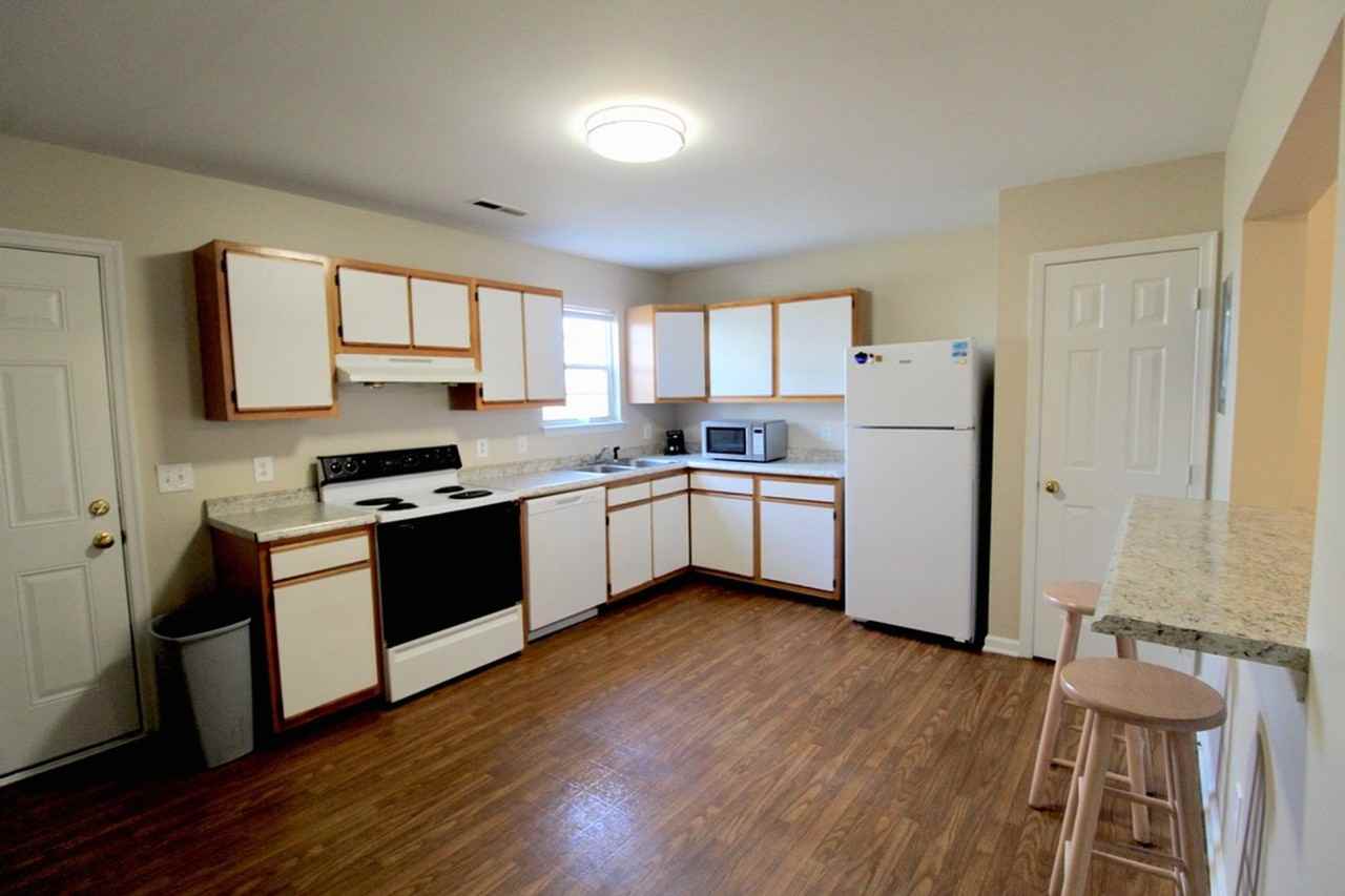 577 Pheasant Run Cir - Photo 7 of 12