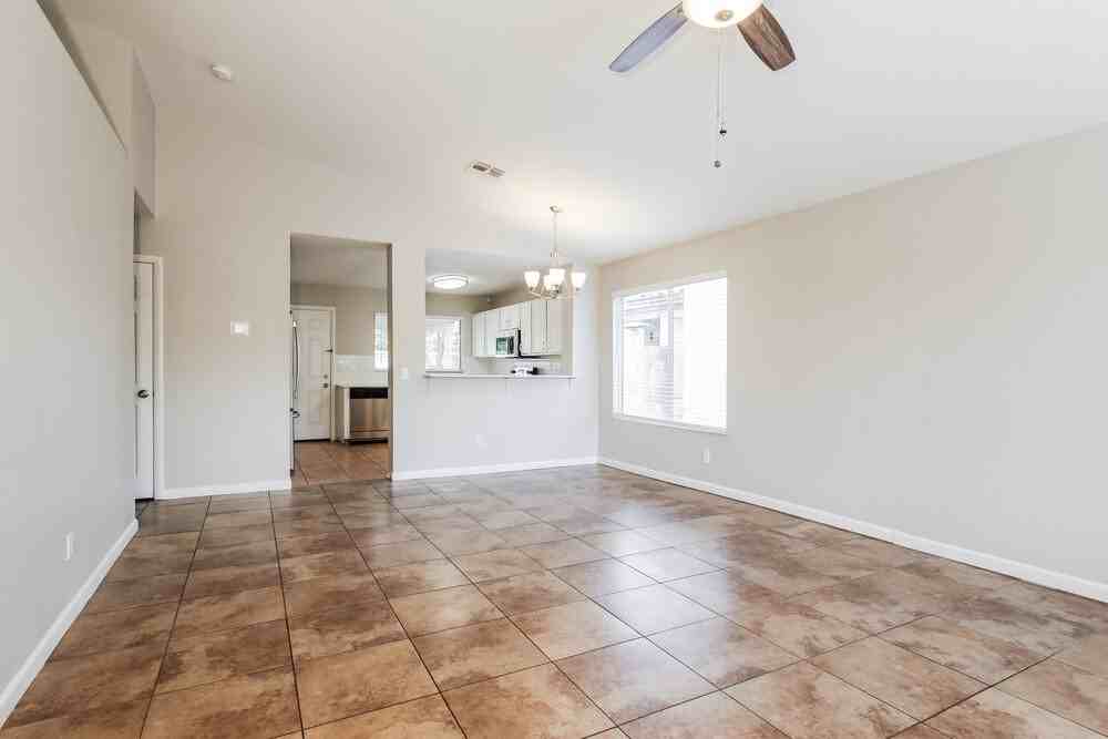 8310 W Coolidge St - Photo 3 of 16