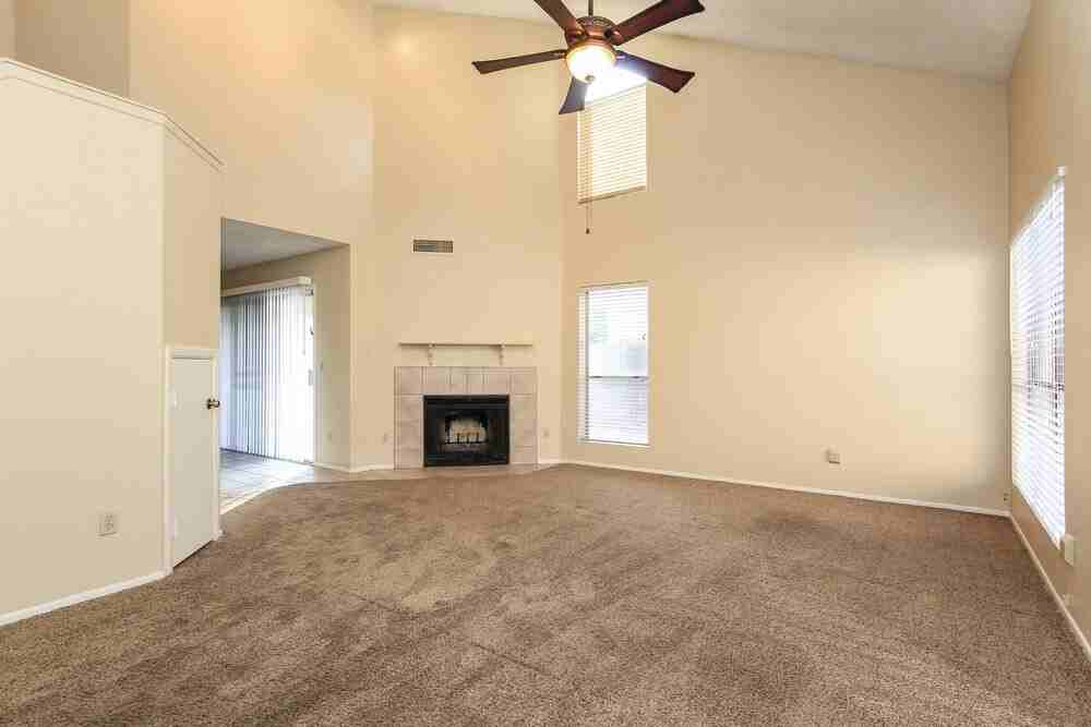 19238 N 5th St - Photo 2 of 16