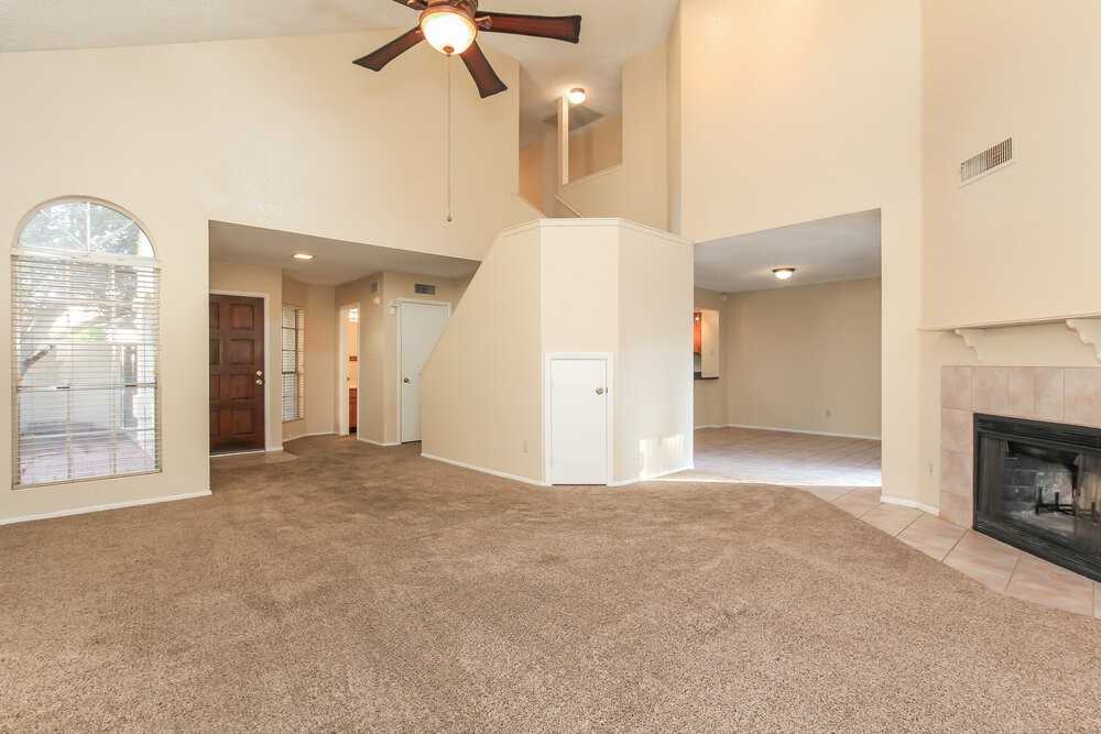 19238 N 5th St - Photo 3 of 16