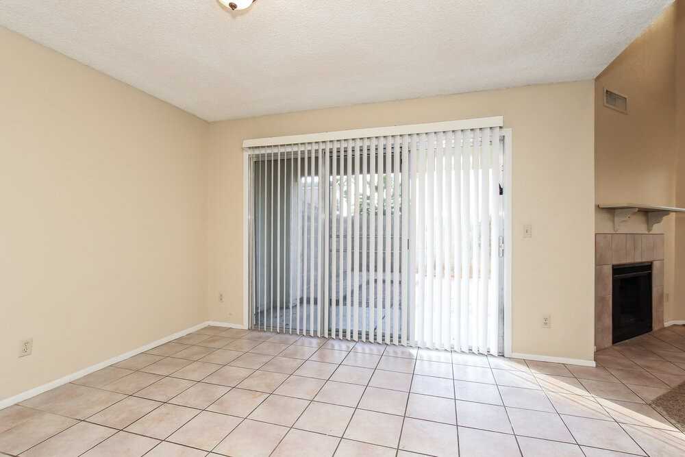 19238 N 5th St - Photo 4 of 16