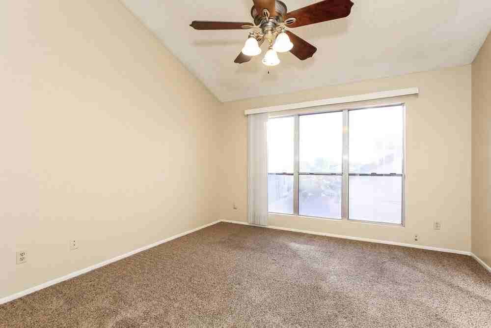 19238 N 5th St - Photo 7 of 16