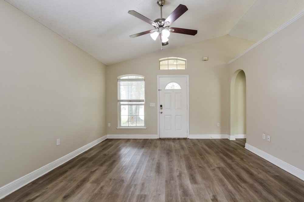 8639 Foley Dr - Photo 5 of 16