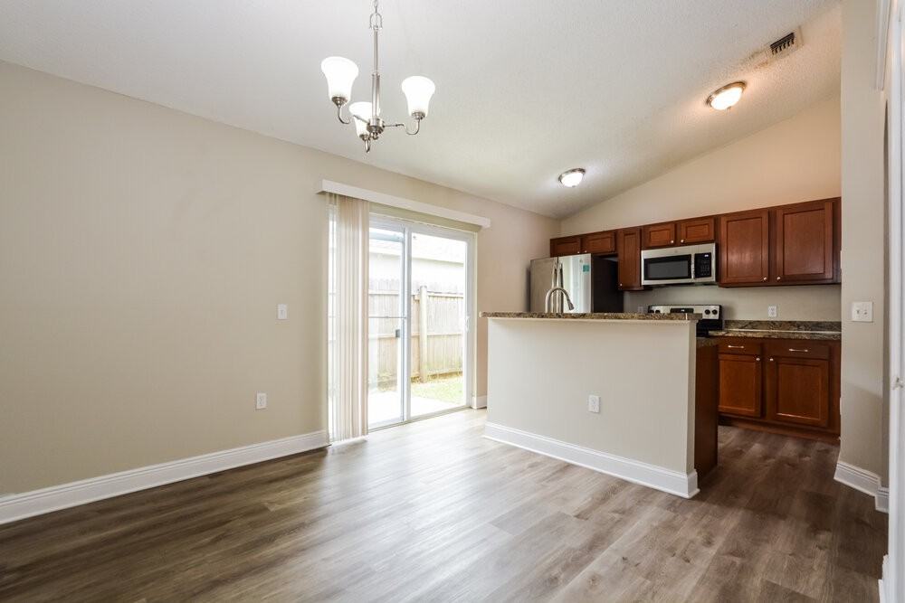 8639 Foley Dr - Photo 6 of 16