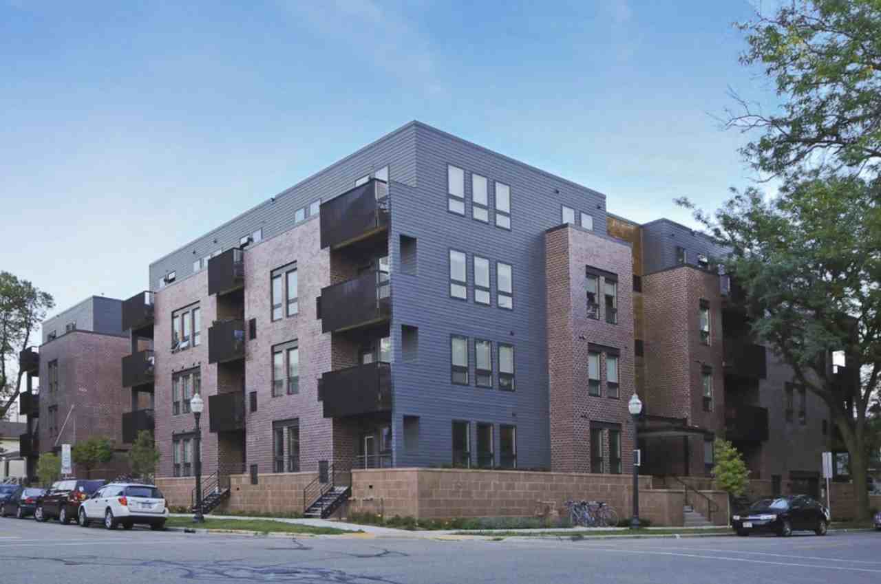 Bedford Crossing - Photo 2 of 9