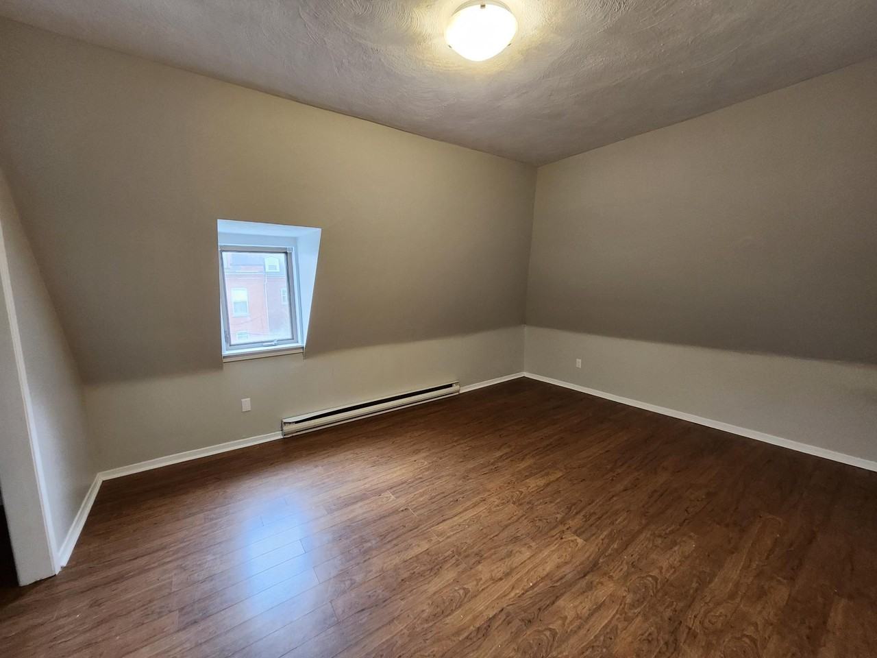 242 Duke Street- 6 #6 - Photo 7 of 14
