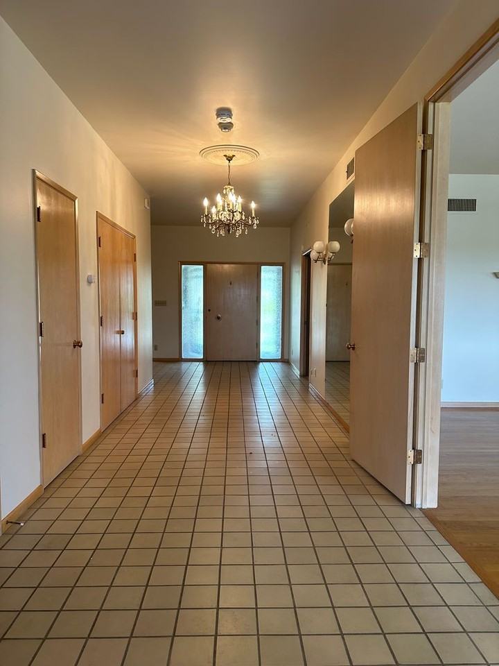 7905 E Jensen Ave - Photo 2 of 25