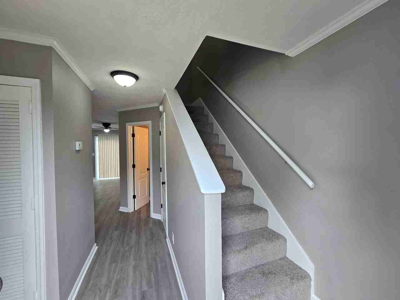 112 Greenland Ct - Photo 3 of 18