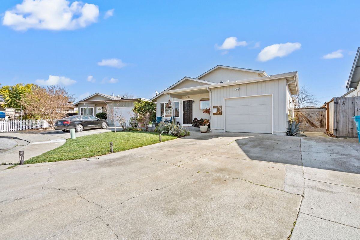 2270 Brentwood Ct - Photo 2 of 45