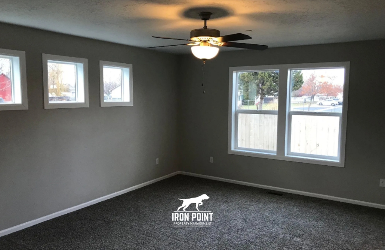 702 S Florence Ct - Photo 5 of 14