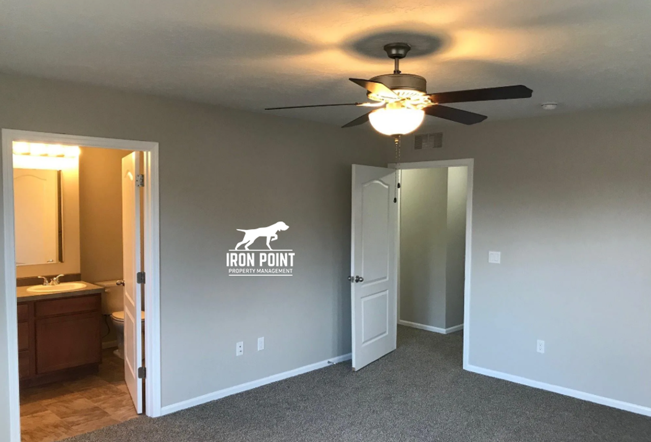 702 S Florence Ct - Photo 6 of 14