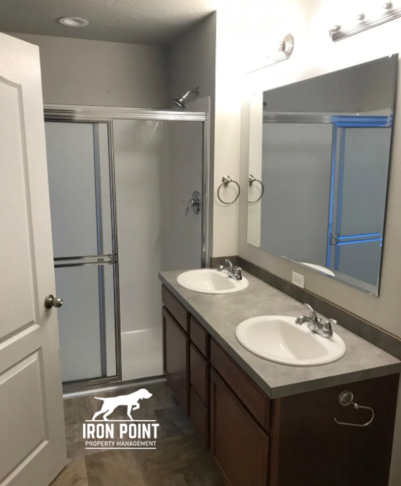 702 S Florence Ct - Photo 7 of 14