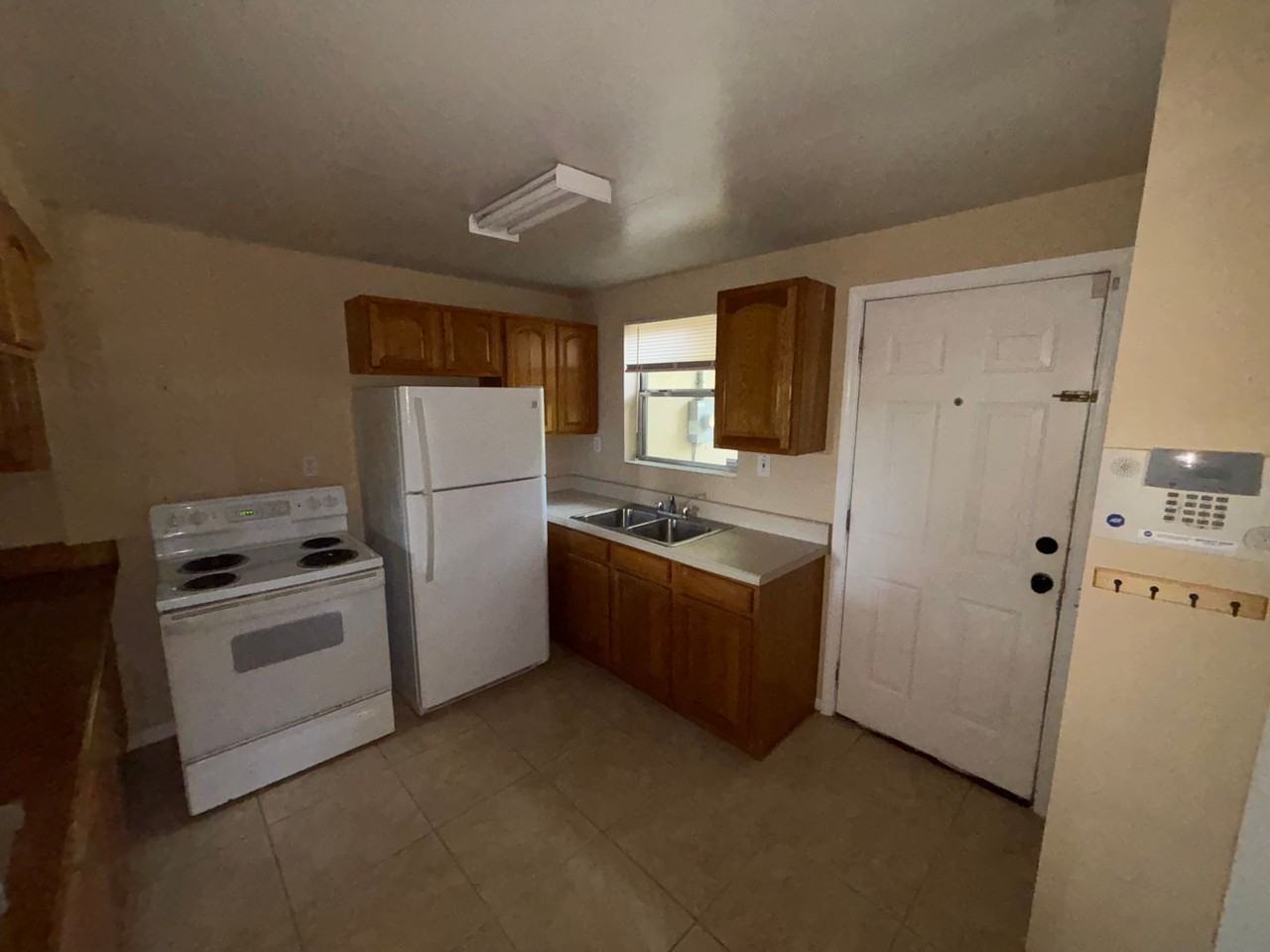 22891 Nw 70th Ave - Photo 5 of 17