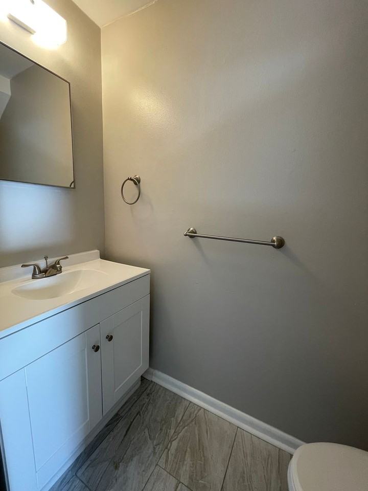 507 Landview St Unit B - Photo 6 of 12