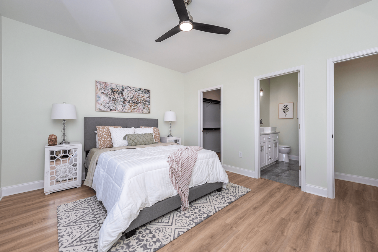 104 Garrett St - Photo 4 of 9