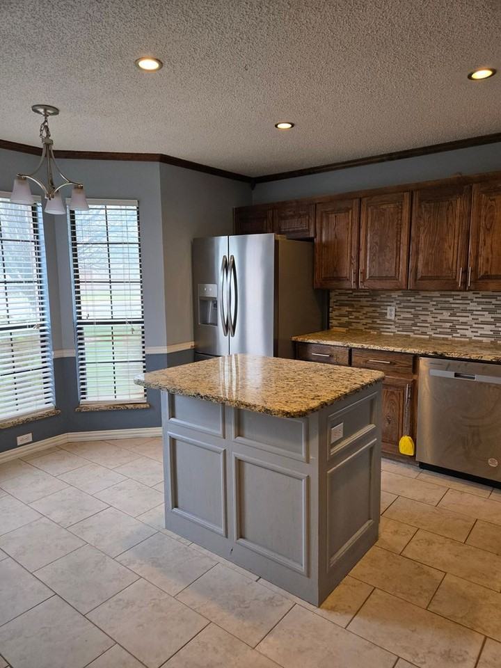 1544 Arbor Dr - Photo 3 of 12