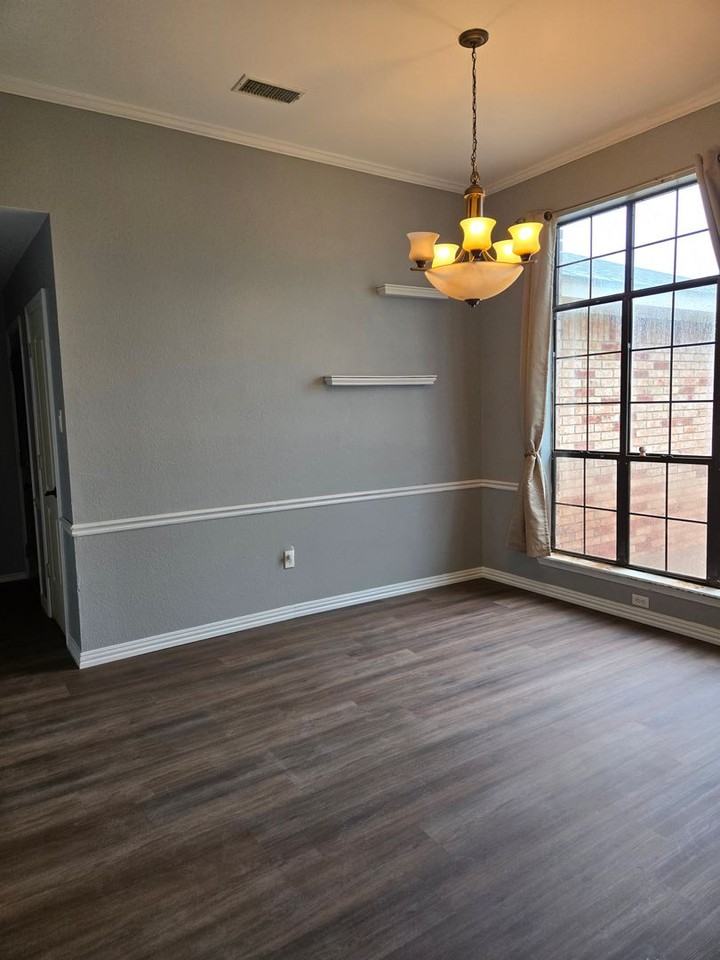 1544 Arbor Dr - Photo 4 of 12