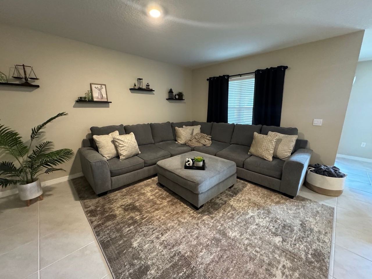 3593 Yarian Dr - Photo 6 of 32