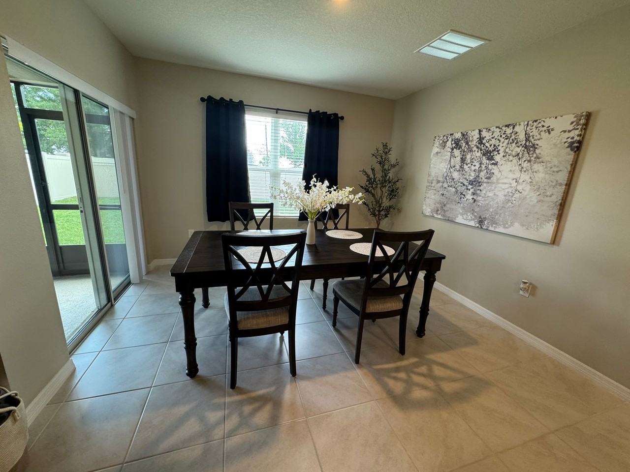 3593 Yarian Dr - Photo 7 of 32