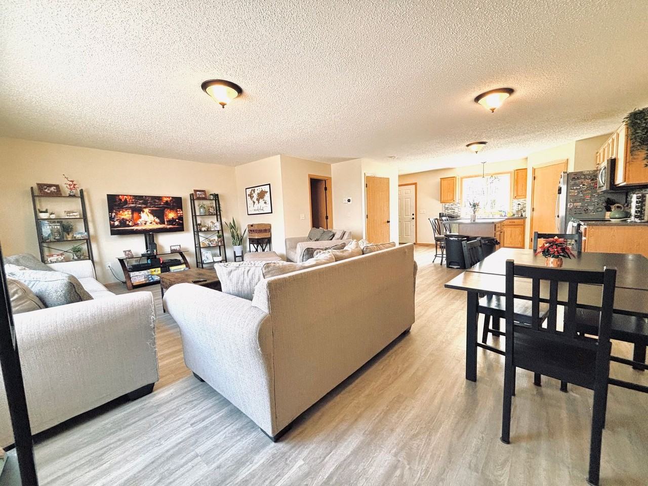 6 City View Ln - Photo 4 of 27