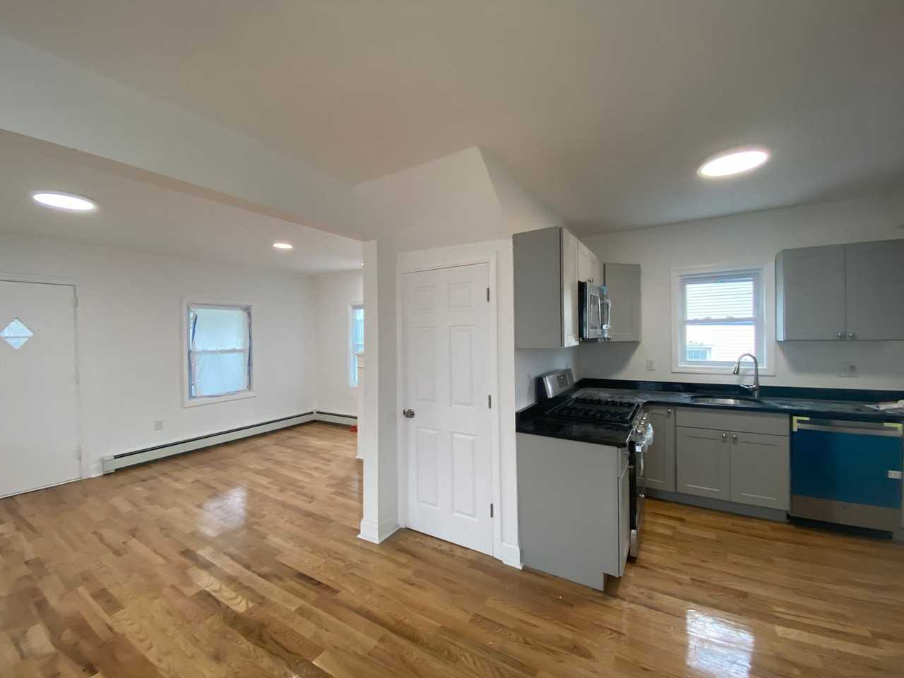 1423 7th Ave - Photo 5 of 26