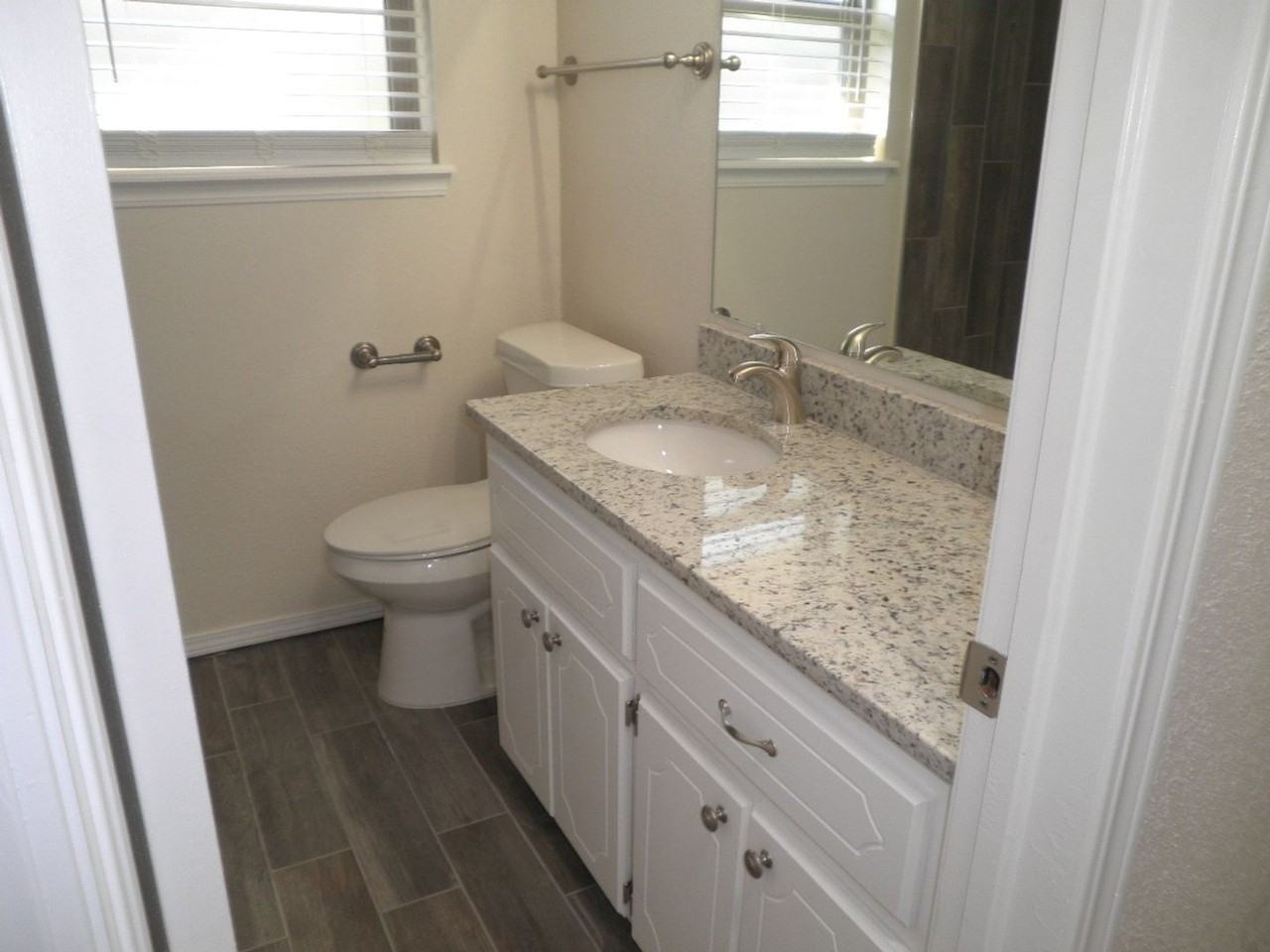 1417 Oakcrest Ave - Photo 7 of 21