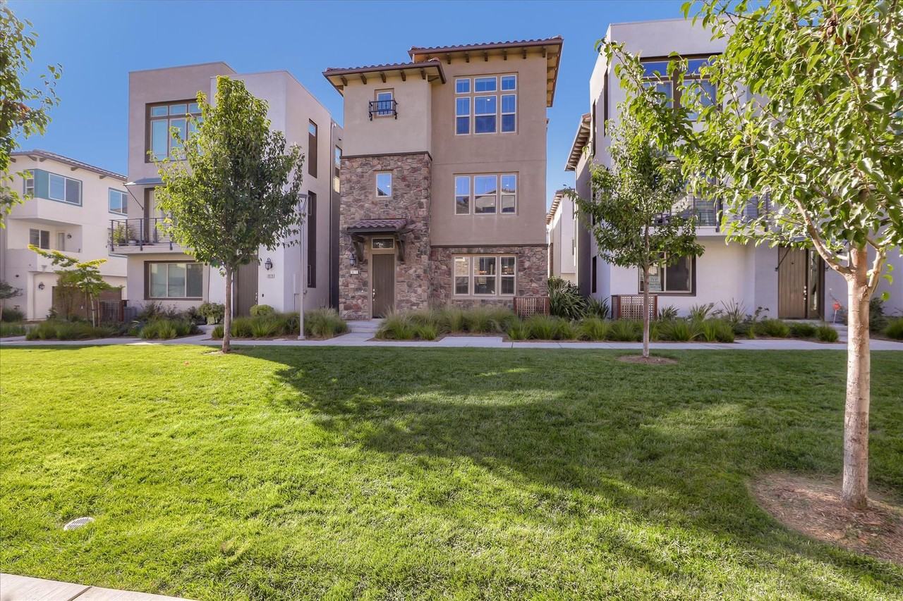 3072 Lina Loop - Photo 2 of 46