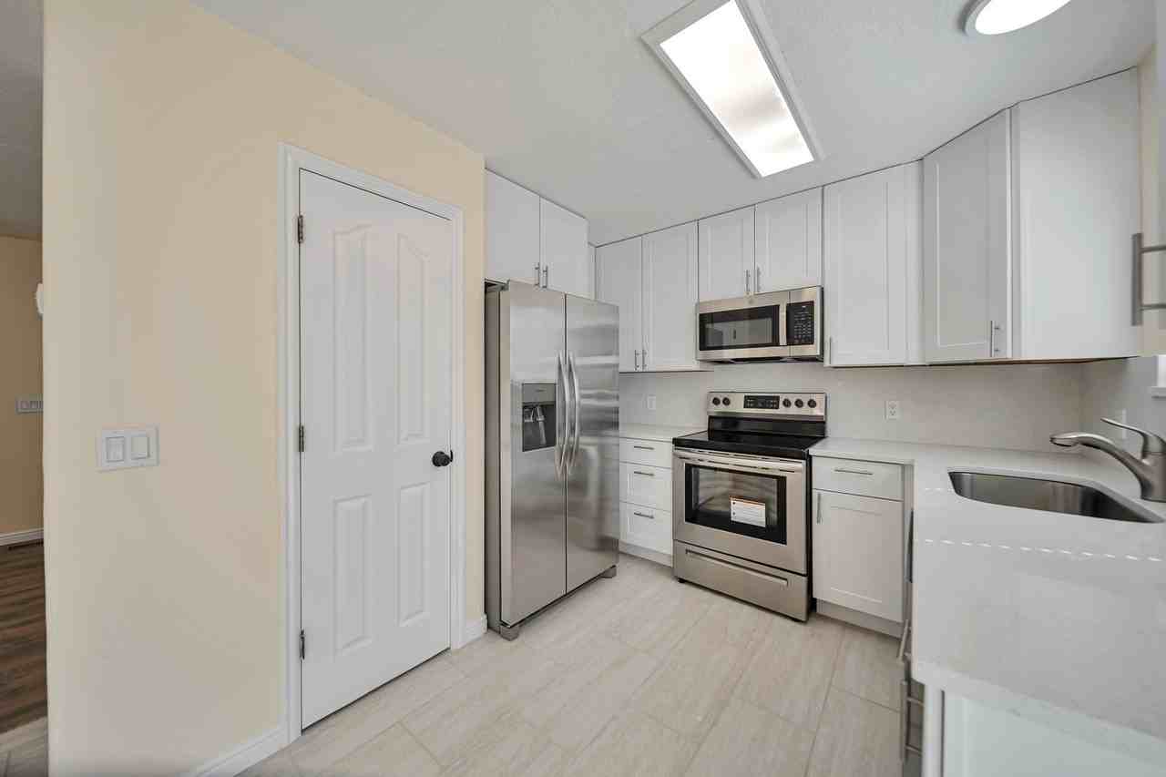 2255 W Red Robin Rd - Photo 4 of 26