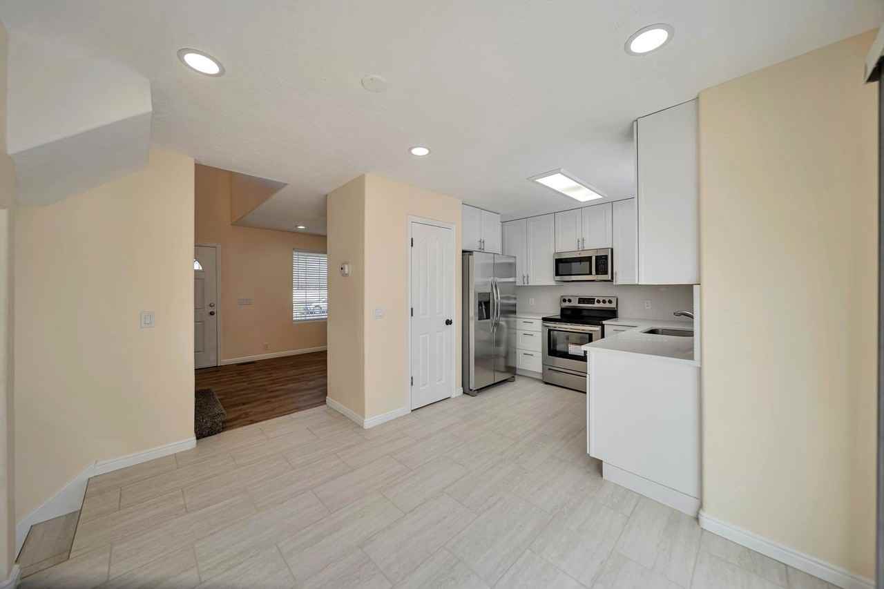2255 W Red Robin Rd - Photo 6 of 26