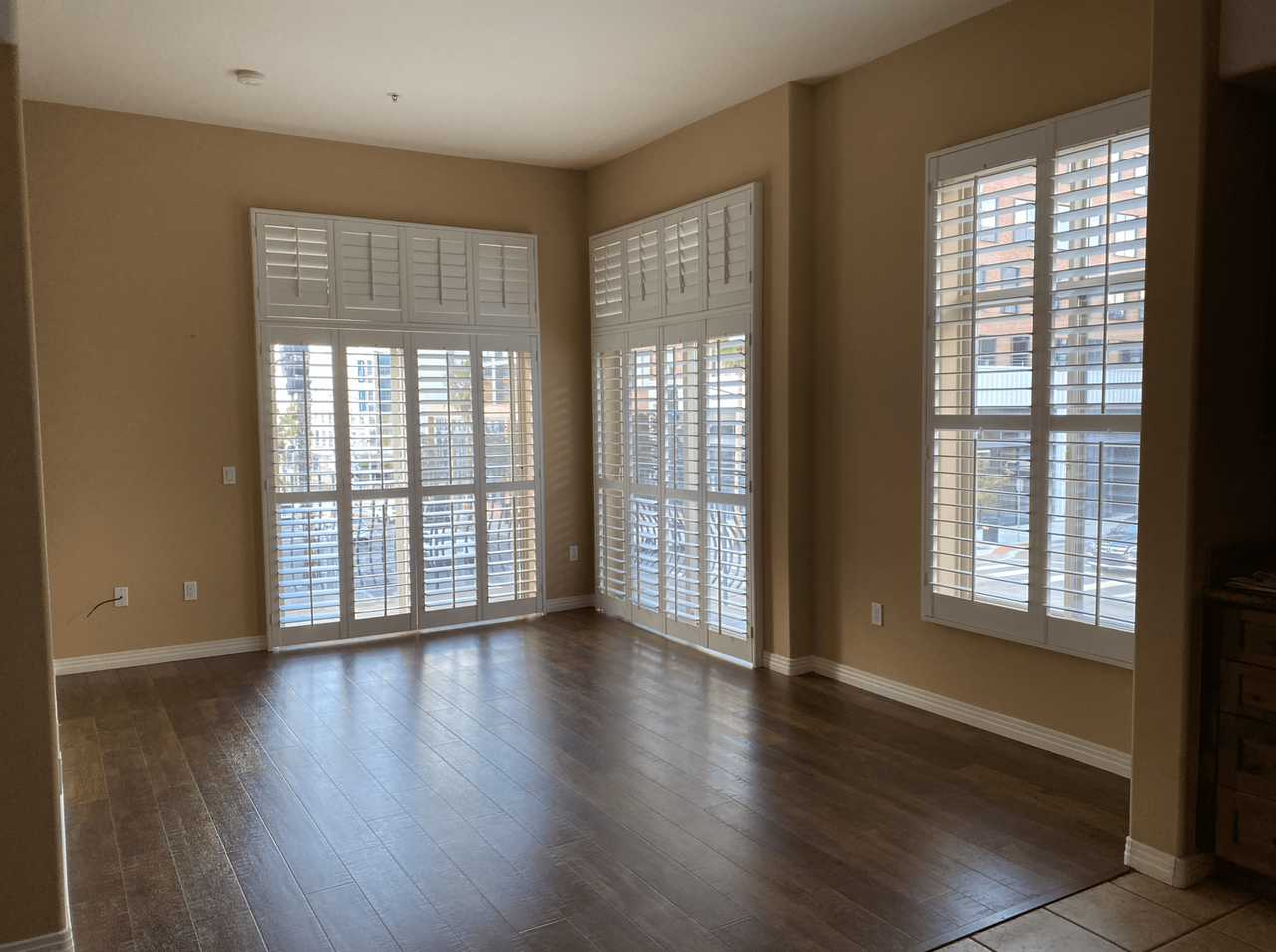 801 W Hawthorn St #102 - Photo 4 of 22