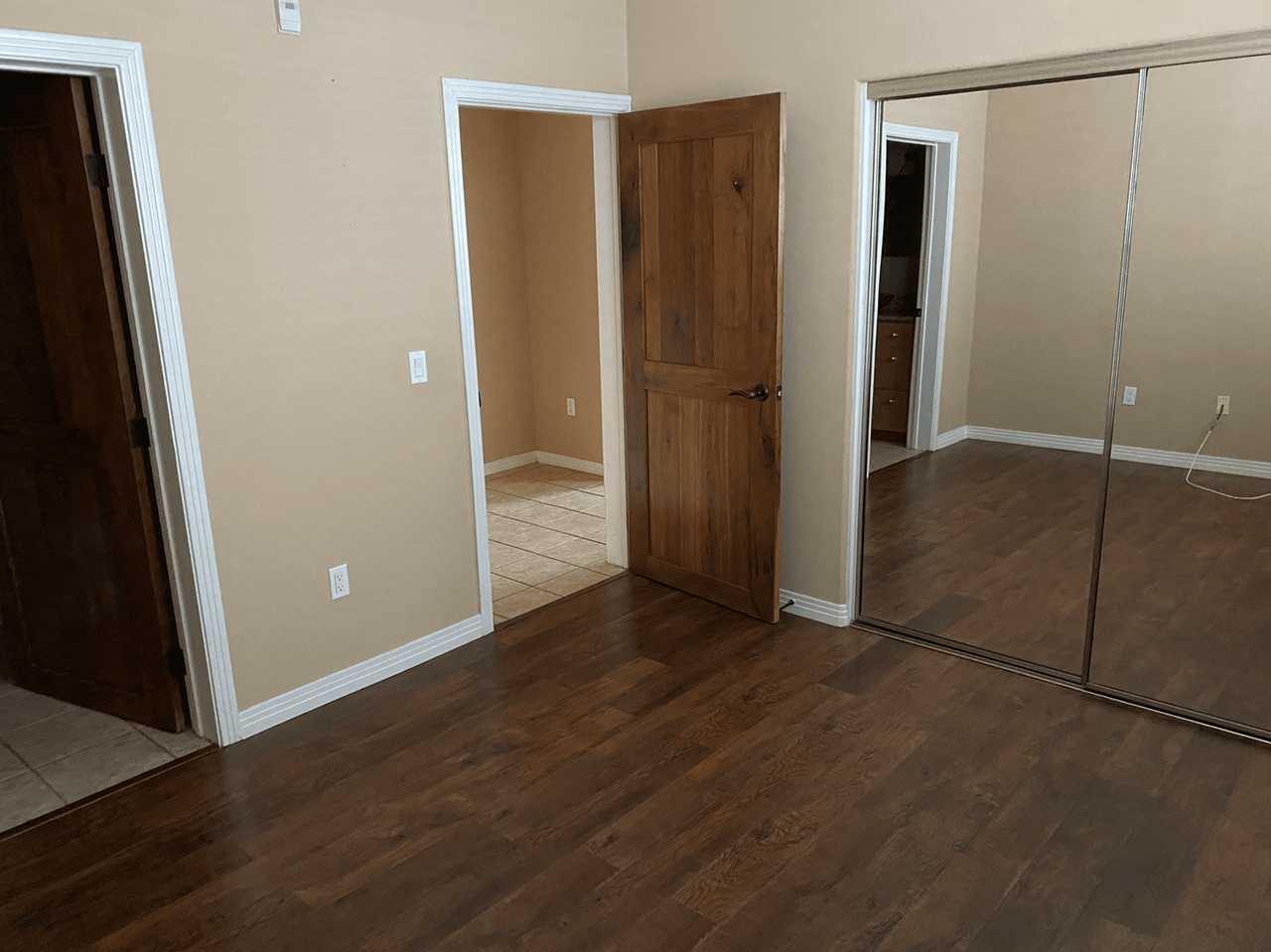 801 W Hawthorn St #102 - Photo 6 of 22