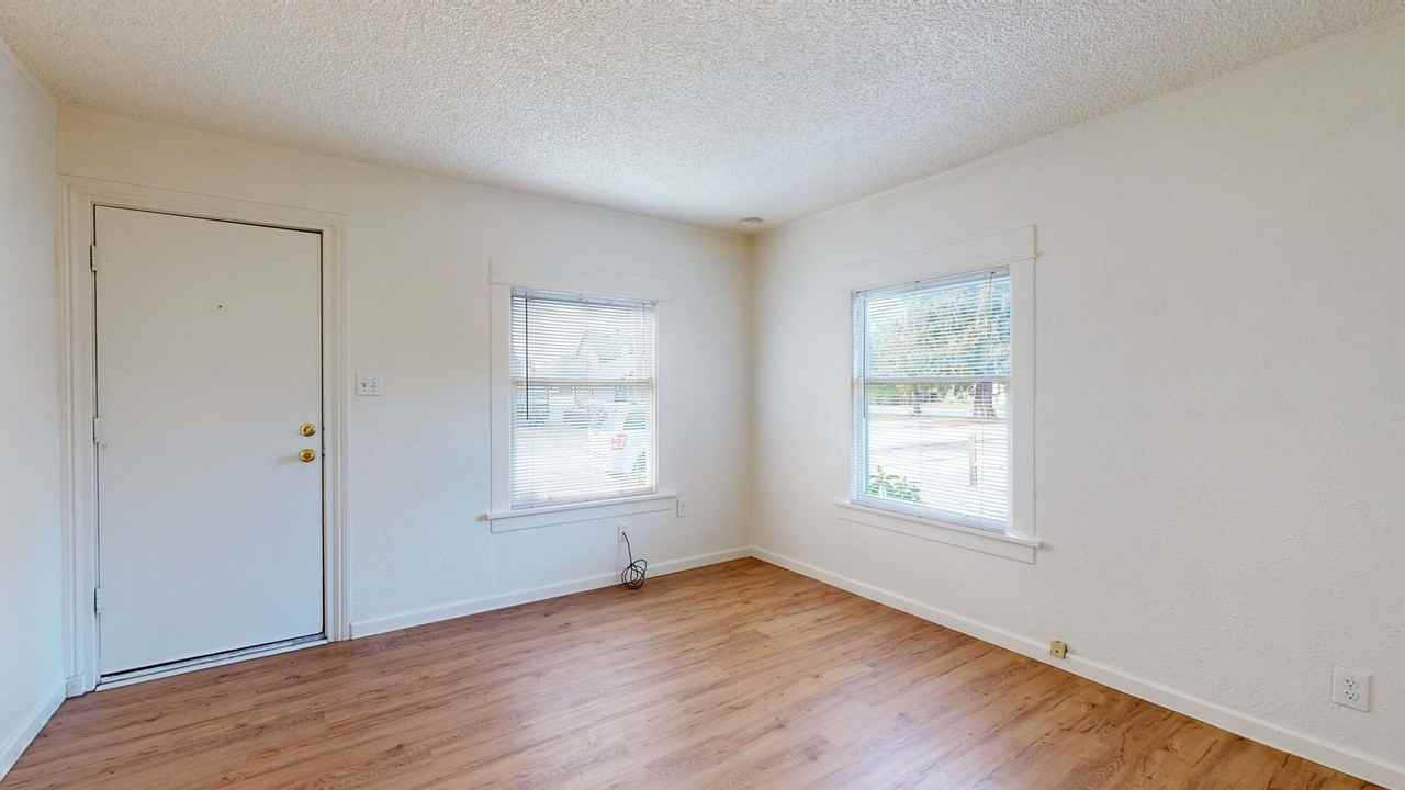 518 2nd Ave S - Photo 2 of 21
