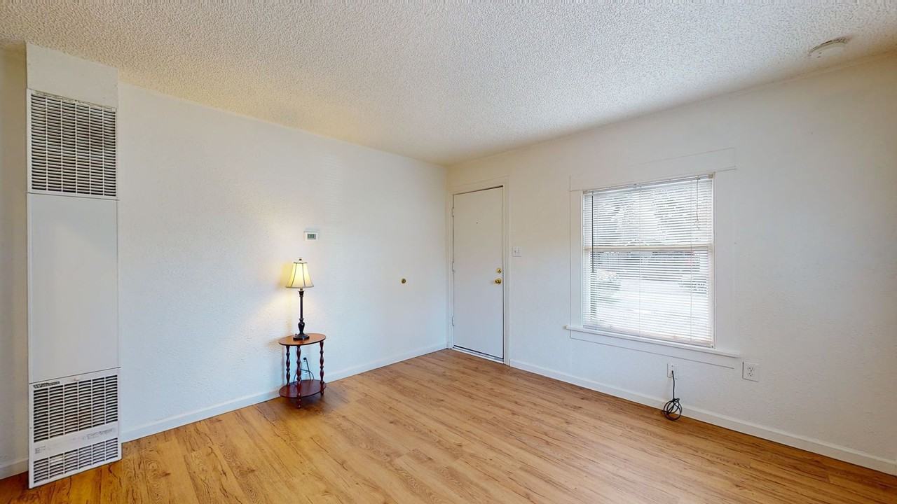 518 2nd Ave S - Photo 3 of 21