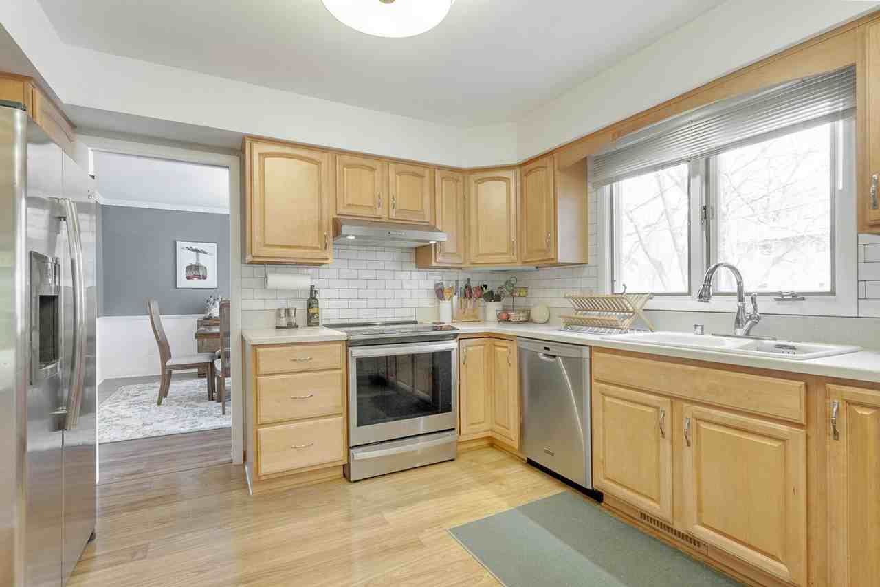 313 Walnut Grove Dr - Photo 4 of 37