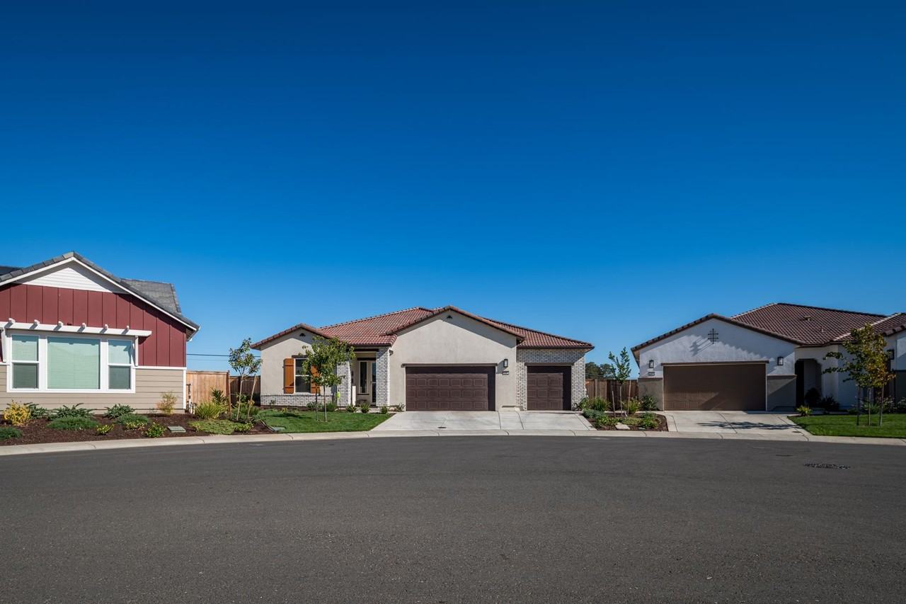 8305 Evans Tree Dr - Photo 2 of 40