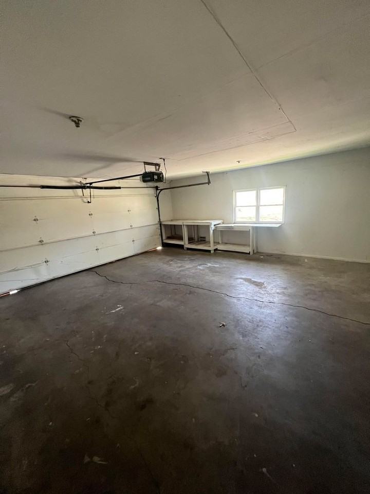 713 Locust St - Photo 2 of 17