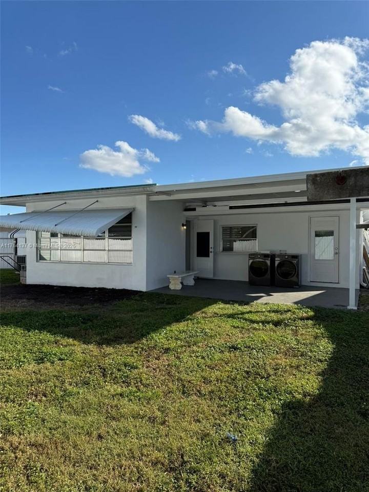 8811 Nw 15th Ct - Photo 2 of 13