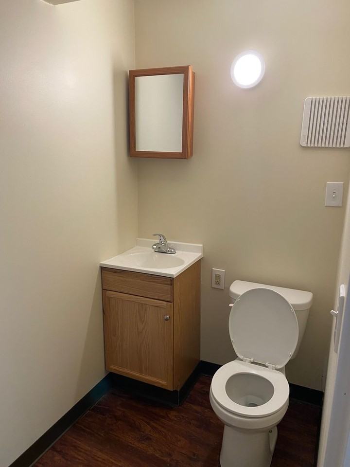 706 N Ward Ave - Photo 5 of 11