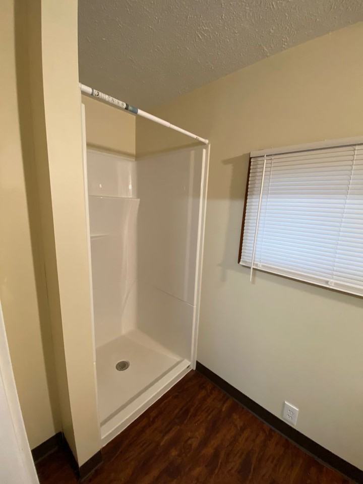 706 N Ward Ave - Photo 6 of 11