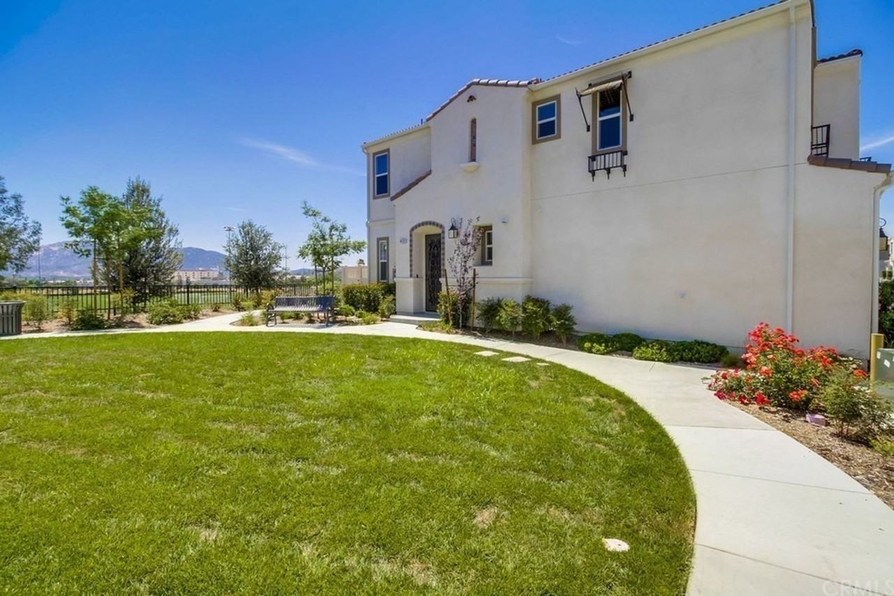 44123 Calle Luz - Photo 3 of 35