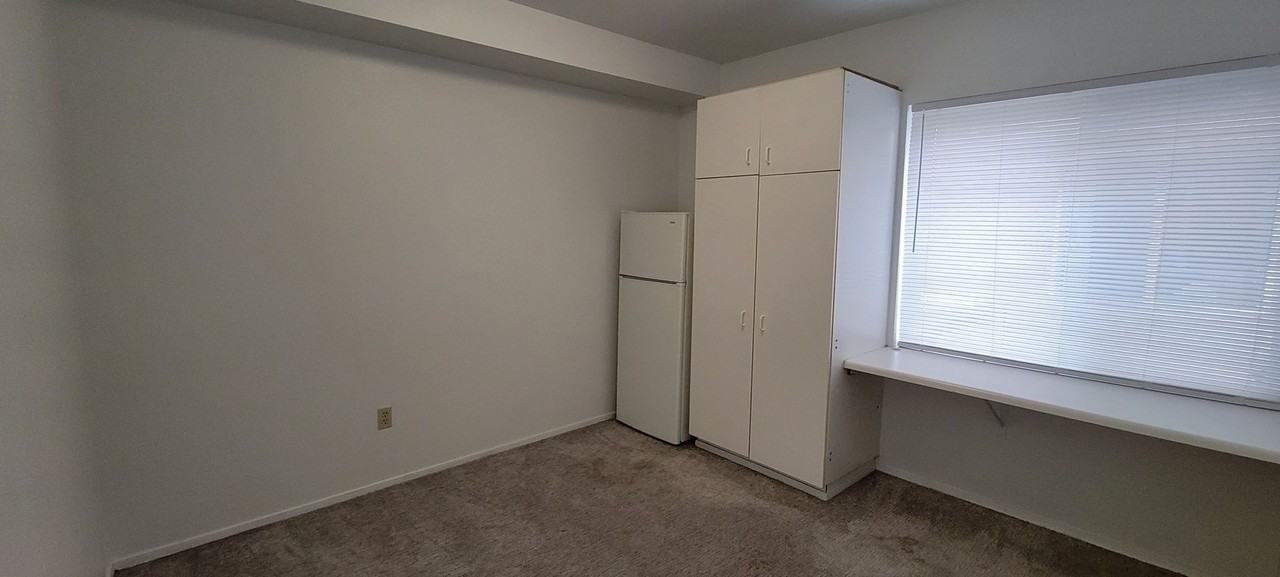 4750 16th Avenue NE - Photo 5 of 40